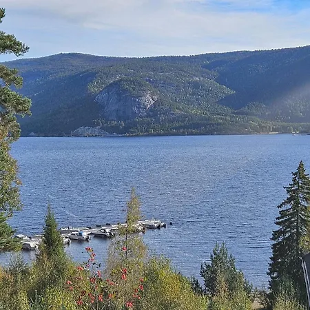 Semesterbostad Amazing In With Wifi Treungen